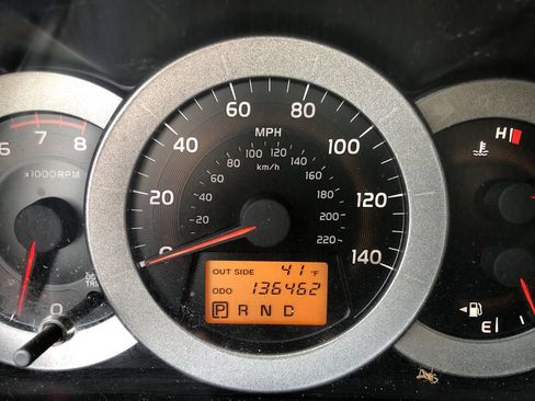 Used 2006 Toyota RAV4 Sport FWD image 30