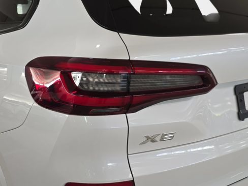 Used 2022 BMW X5 sDrive40i w/ M Sport Package RWD image 33