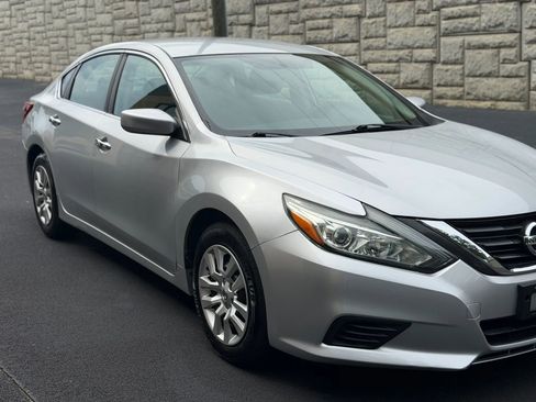 Used 2016 Nissan Altima 2.5 S w/ Power Driver Seat Package FWD image 39
