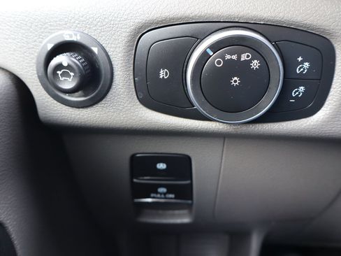 Used 2023 Ford Transit 350 XLT image 16