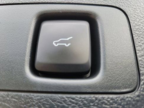 Used 2021 Lincoln Corsair Reserve image 13