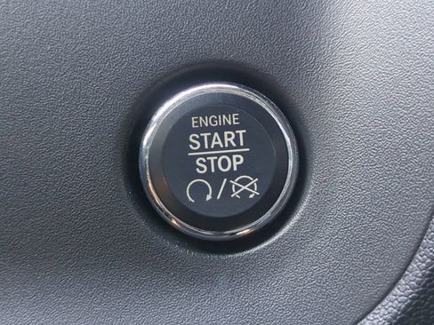 Used 2014 Dodge Challenger R/T image 30