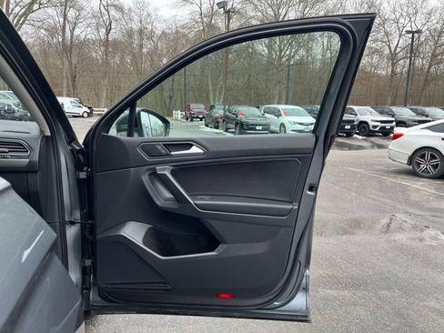 Certified 2021 Volkswagen Tiguan SE w/ Panoramic Sunroof Package image 26