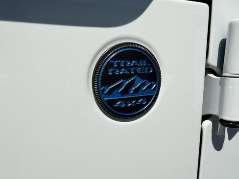 Used 2024 Jeep Wrangler Unlimited w/ Convenience Group AWD/4WD image 86