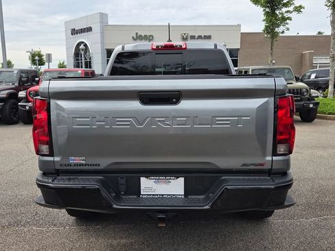 Used 2024 Chevrolet Colorado Trail Boss w/ Technology Package AWD/4WD image 5