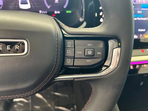 Used 2024 Jeep Wagoneer Launch Edition AWD/4WD image 48