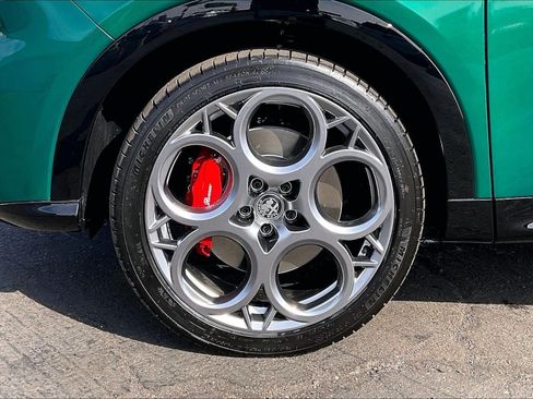 New 2025 Alfa Romeo Tonale Veloce w/ Premium Package image 12