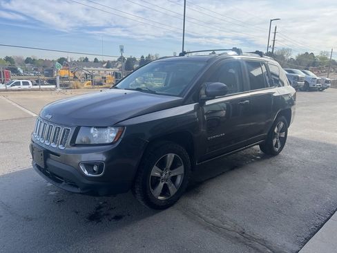 Used 2016 Jeep Compass High Altitude image 3