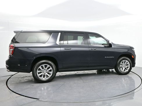 Used 2024 Chevrolet Suburban Premier image 8
