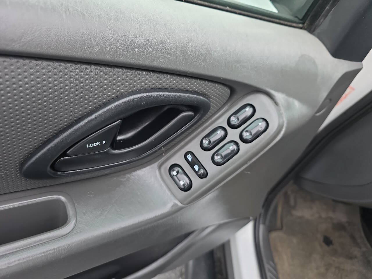 Used 2006 Ford Escape XLS AWD/4WD image 19