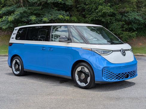 Used 2025 Volkswagen ID. Buzz Pro S Plus RWD image 11