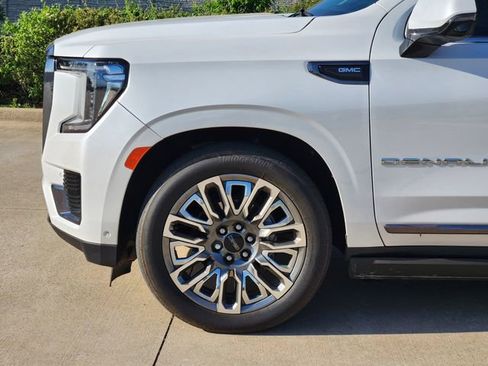 Used 2024 GMC Yukon XL Denali Ultimate image 8