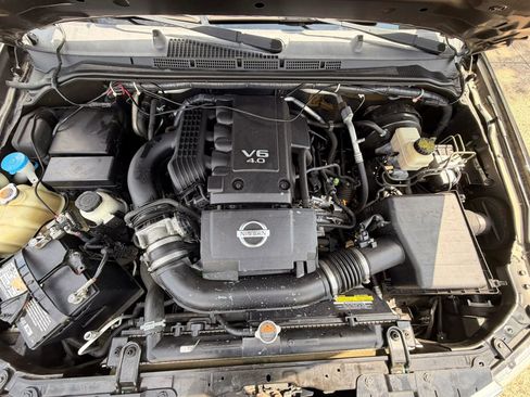 Used 2017 Nissan Frontier SV RWD image 9