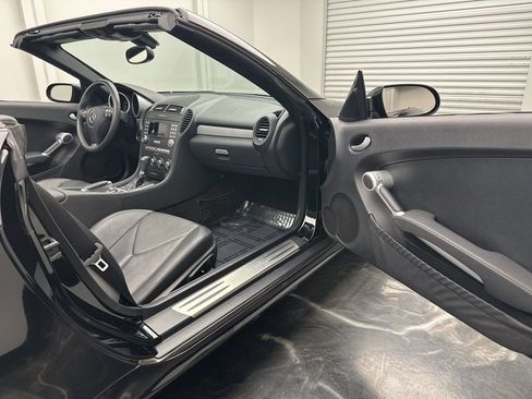 Used 2007 Mercedes-Benz SLK 350 image 6