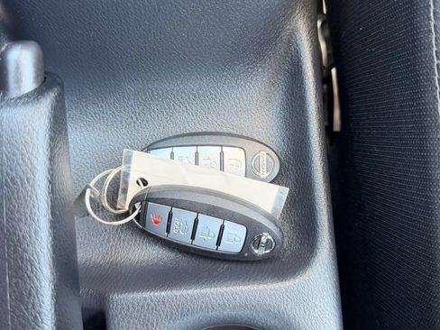 Used 2021 Nissan Versa S FWD image 12