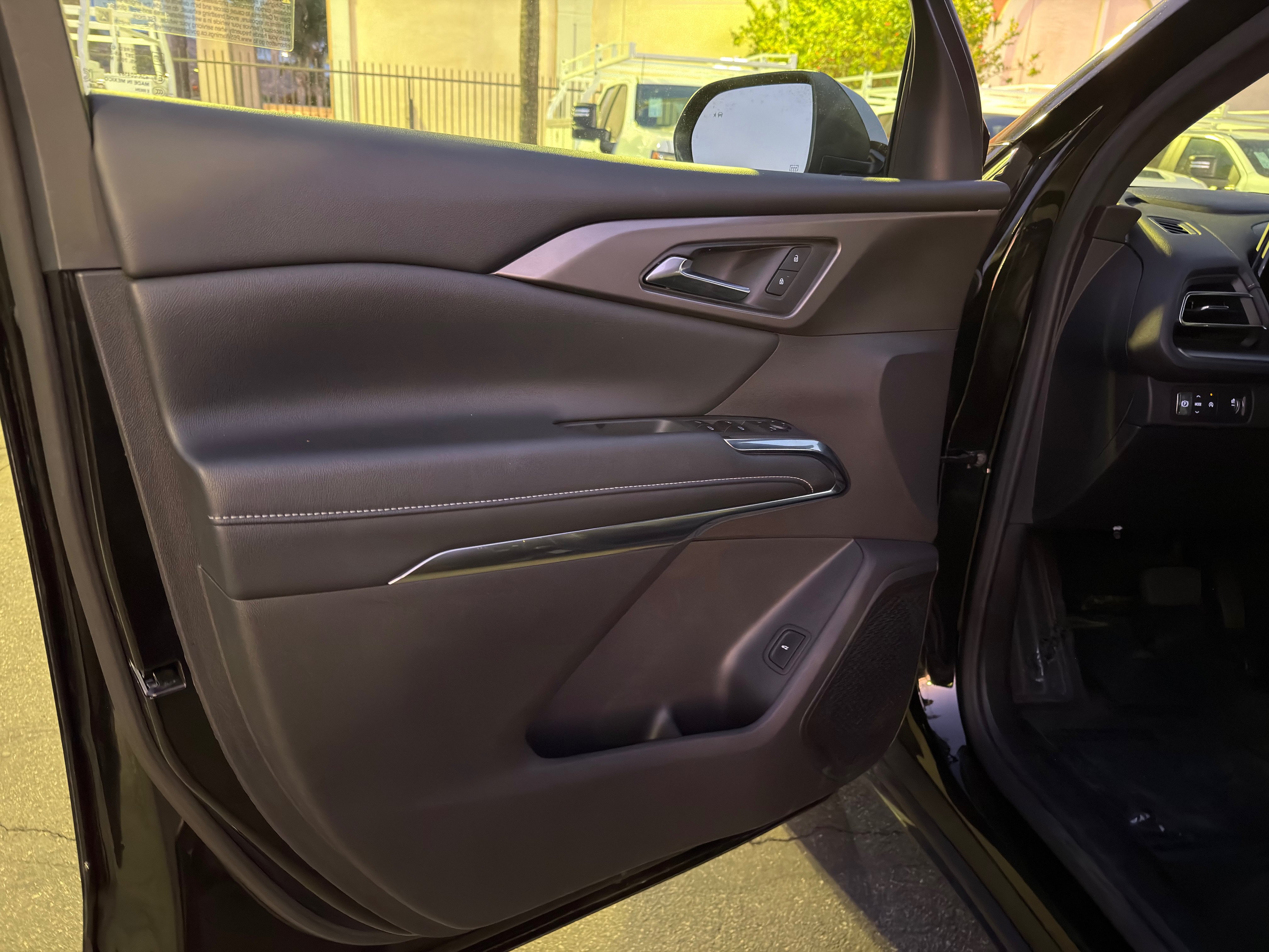 Used 2026 Chevrolet Traverse LT FWD image 24