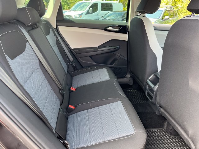 Certified 2025 Volkswagen Taos S AWD/4WD image 18