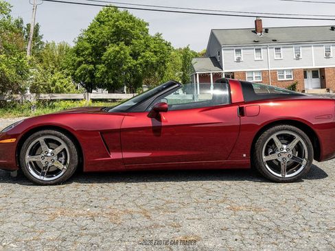 Used 2007 Chevrolet Corvette Coupe w/ Preferred Equipment Group RWD image 3