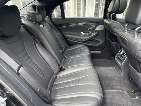 Used 2019 Mercedes-Benz S 560 Sedan image 34