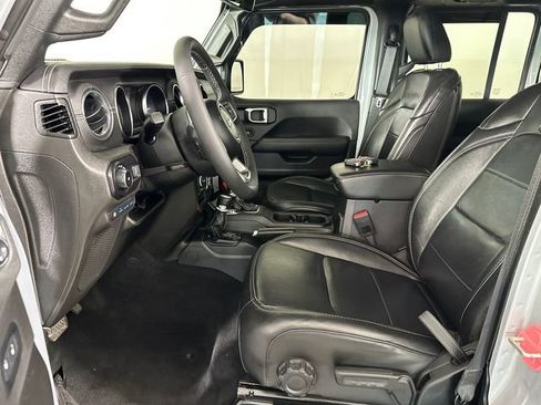 Used 2023 Jeep Wrangler Unlimited Sahara w/ Cold Weather Group AWD/4WD image 9