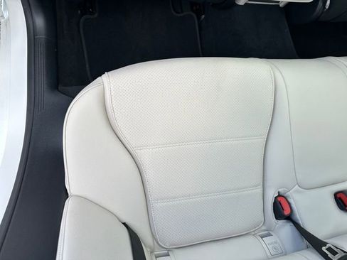 Used 2025 Mercedes-Benz C 300 Sedan image 24