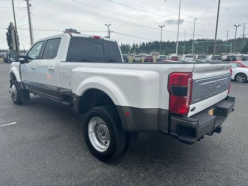 Certified 2023 Ford F450 King Ranch w/ Camper Package AWD/4WD image 4