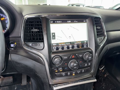 Used 2018 Jeep Grand Cherokee Altitude RWD image 25