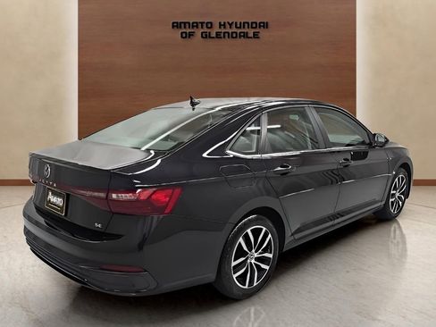 Used 2025 Volkswagen Jetta SE image 6