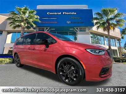 New 2026 Chrysler Pacifica Limited w/ S Appearance Package