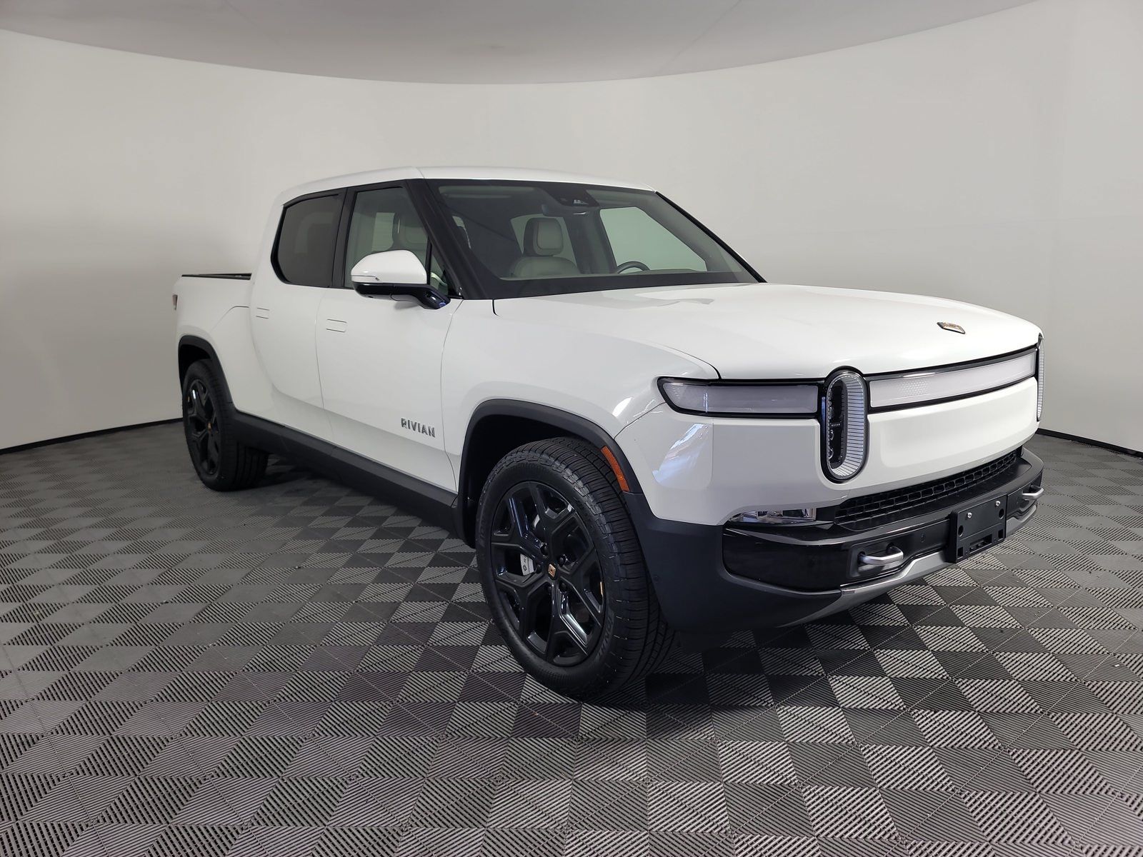 Used 2024 Rivian R1T Adventure Dual AWD/4WD image 7