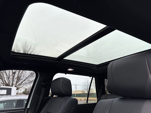 Used 2023 Toyota Sequoia Platinum image 15