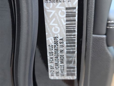 New 2025 Jeep Grand Cherokee Altitude image 8