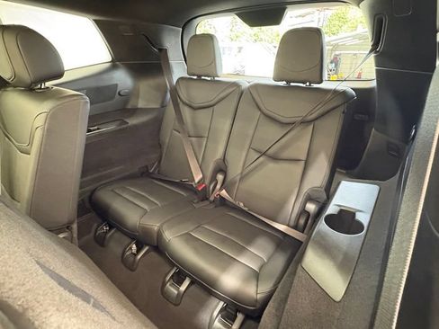 Used 2024 Cadillac XT6 Sport w/ Technology Package AWD/4WD image 25