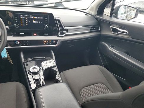 Used 2023 Kia Sportage LX image 13