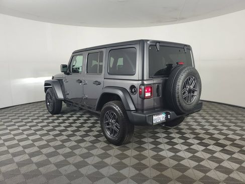 Used 2026 Jeep Wrangler Unlimited Sport AWD/4WD image 6