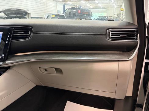 Used 2022 Jeep Wagoneer Series II AWD/4WD image 29