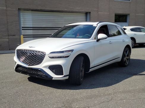 Used 2024 Genesis GV70 3.5T Sport w/ Sport Prestige Package AWD/4WD image 10