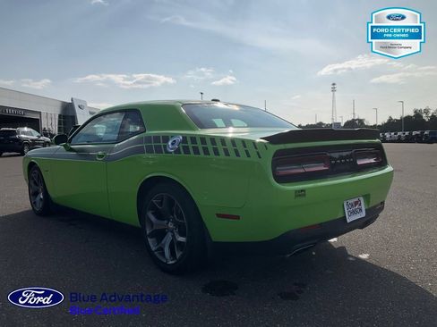 Used 2015 Dodge Challenger R/T w/ Quick Order Package 28B R/T RWD image 26