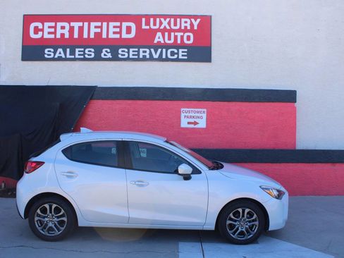 Used 2020 Toyota Yaris LE image 1