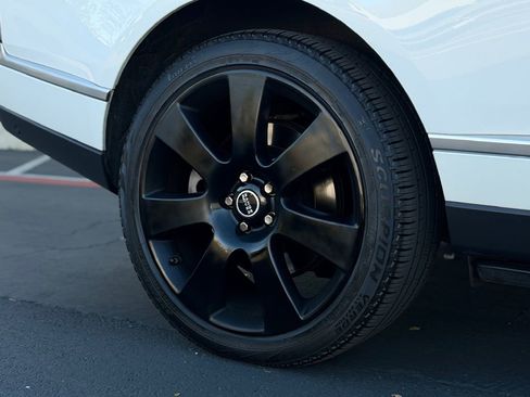 Used 2015 Land Rover Range Rover Autobiography image 32