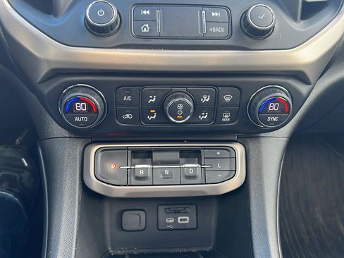 Used 2021 GMC Acadia Denali w/ Denali Ultimate Package AWD/4WD image 23