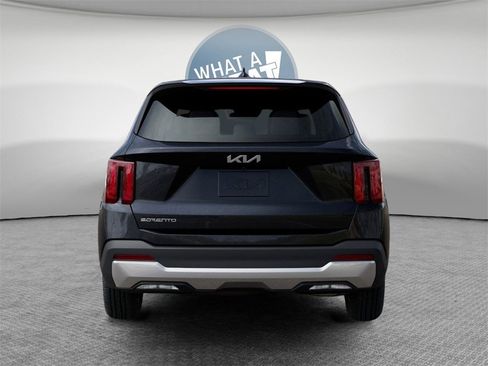 New 2026 Kia Sorento LX image 13