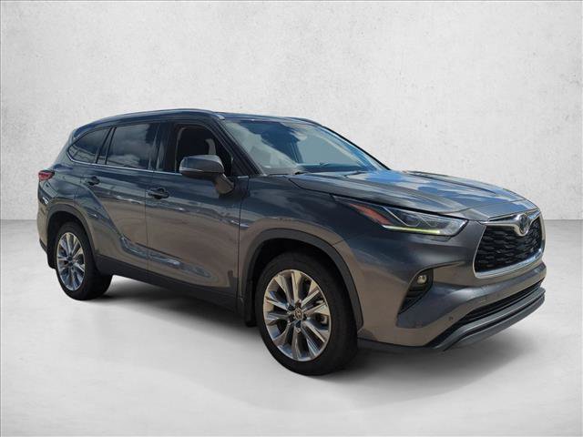 Used 2020 Toyota Highlander Limited AWD/4WD image 3