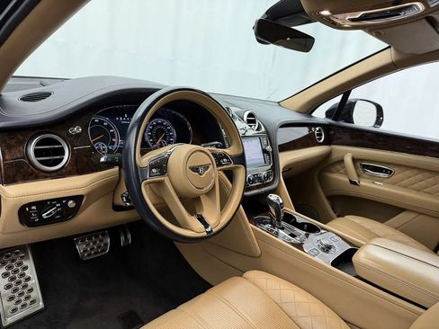 Used 2017 Bentley Bentayga AWD/4WD image 8