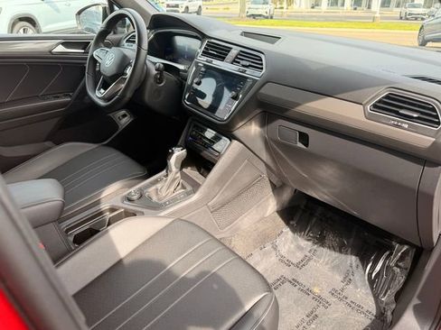 Certified 2024 Volkswagen Tiguan SE R-Line AWD/4WD image 21
