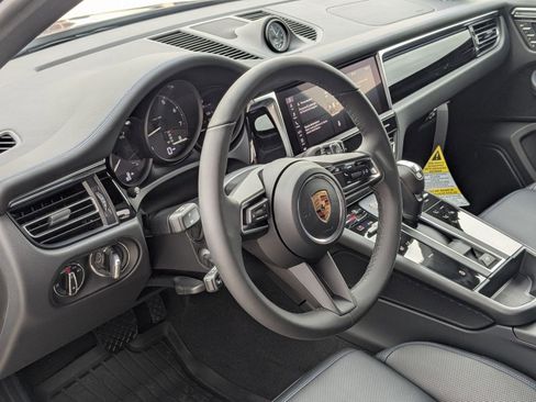 New 2026 Porsche Macan AWD/4WD image 4