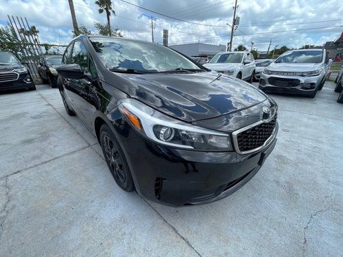Used 2017 Kia Forte LX FWD image 2
