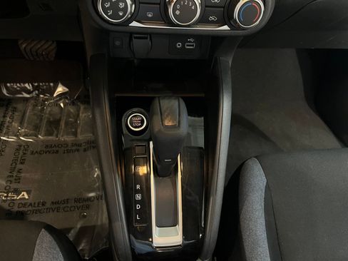 Used 2025 Nissan Versa SV w/ Trunk Package image 40