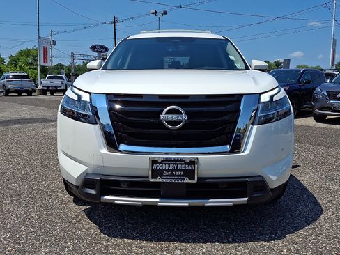 Certified 2024 Nissan Pathfinder SL AWD/4WD image 2