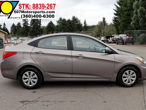 Used 2017 Hyundai Accent SE image 9